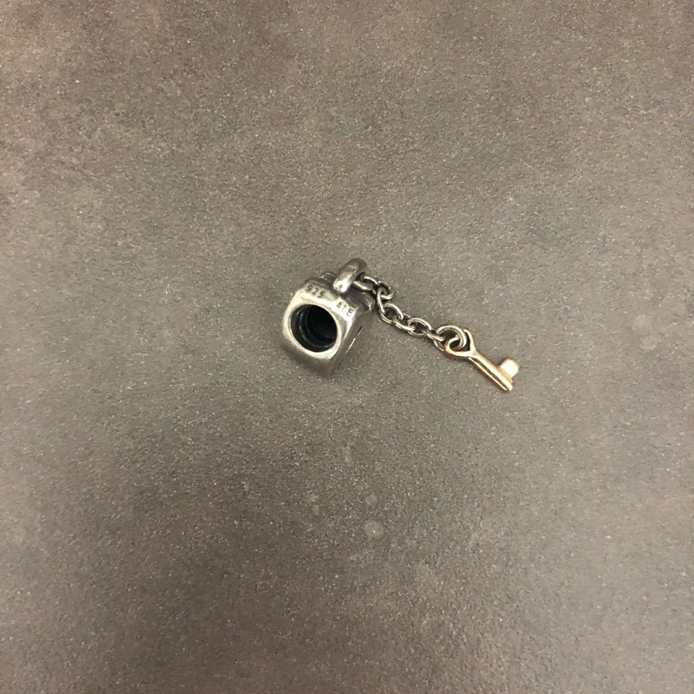 Pandora “Key to my heart” charm gold & silver